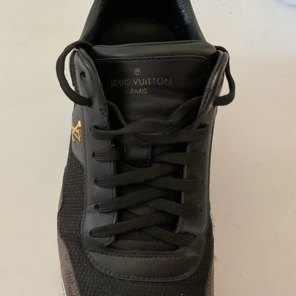 Louis Vuitton men sneakers. Authentic - Picture 2 of 3
